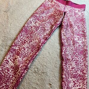 NWT Ultracor Pink and Grey Animal Print Leggings - Size Small